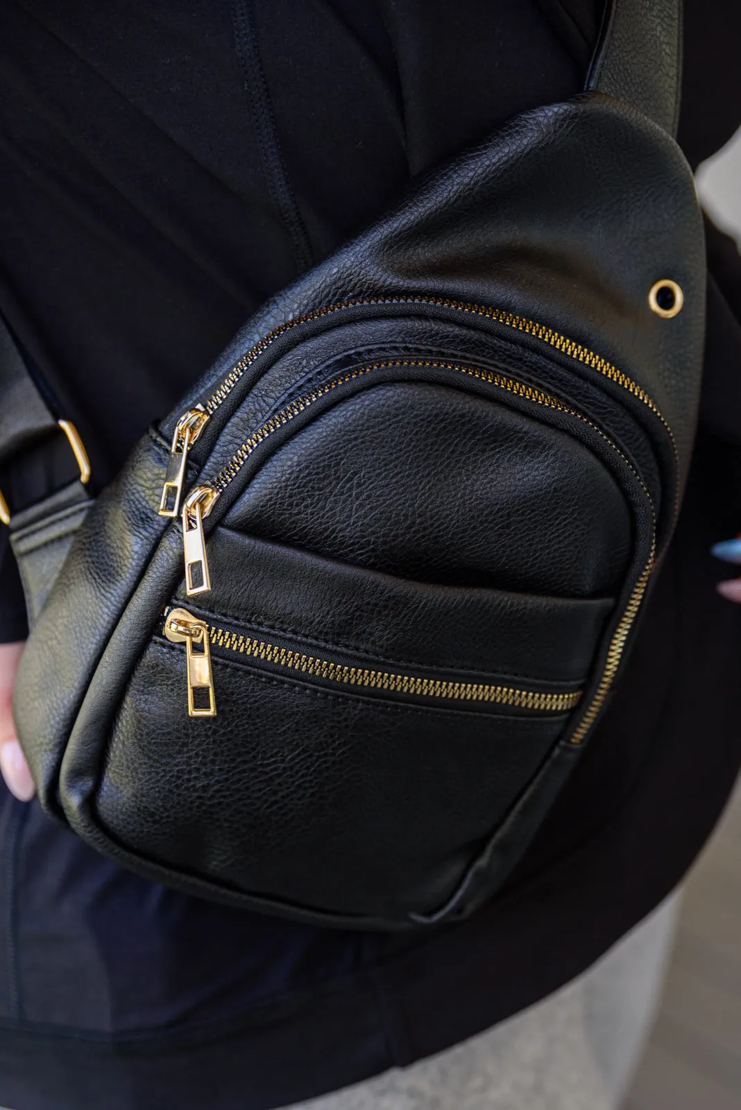 Effortlessly Chic Crossbody Sling Bag In Black