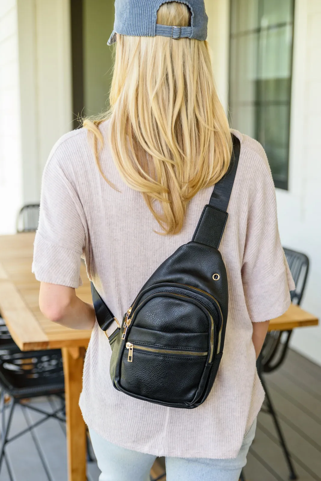 Effortlessly Chic Crossbody Sling Bag In Black