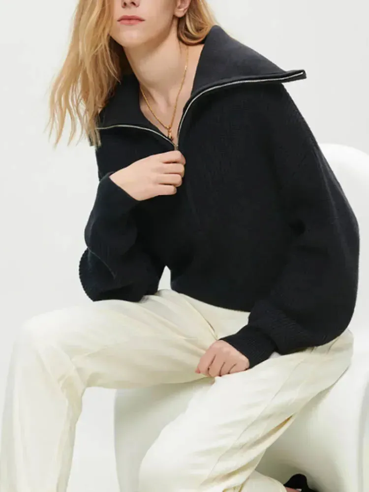 Sleek Turtleneck Zipper Sweater – Modern Comfort & Style